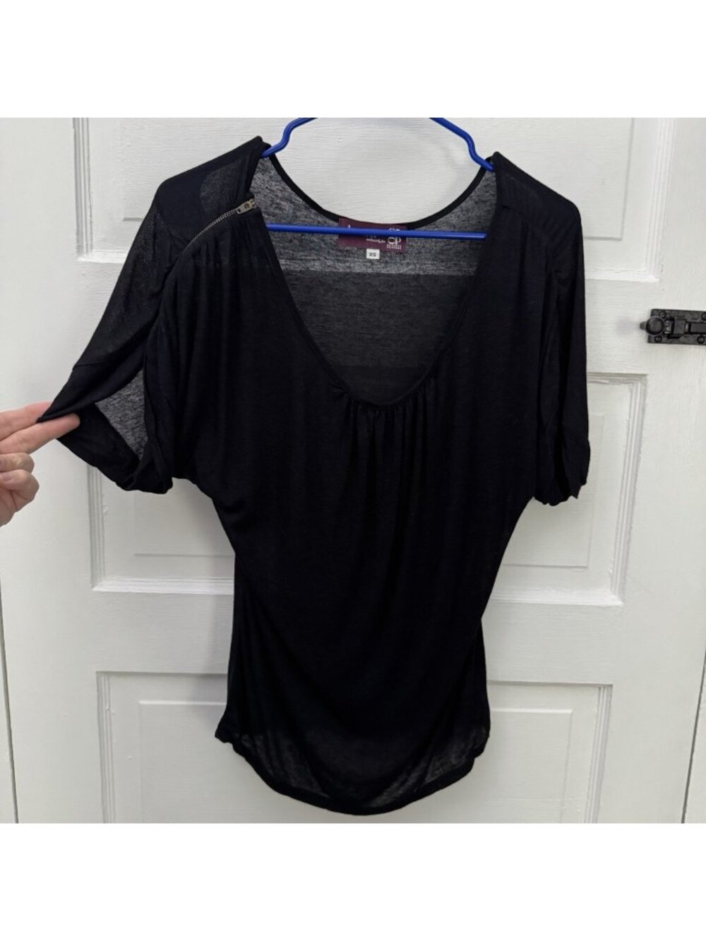 Ella Moss Barneys CO-OP Black Linen Blend Zip Cold Shoulder Top XS